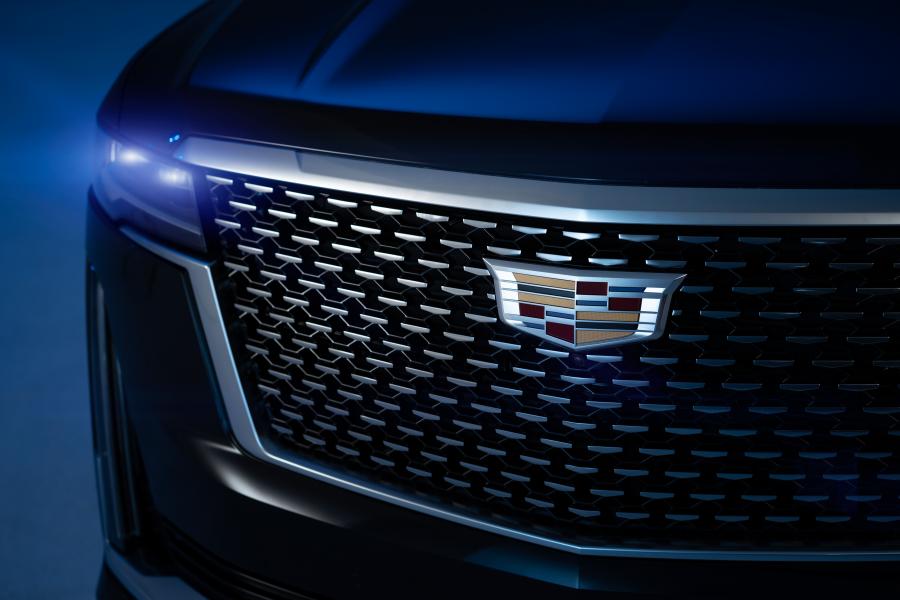 Логотип Cadillac Escalade Luxury 2020 года  (NA) (фото 6 из 11)